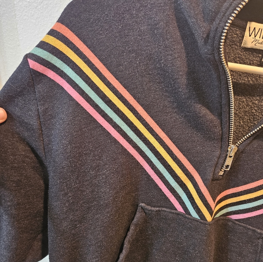 ✨️WILDFOX BLACK RETRO STRIPED HALF ZIP PULLOVER HOODIE SIZE SMALL✨️ - Picture 7 of 10